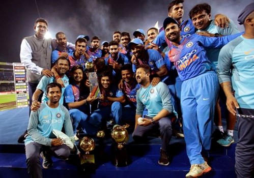कार्तिक के 'विनिंग सिक्स' से भारत ने जीती निदाहास ट्रॉफी, कप्तान नहीं देख पाए अंतिम शॉट