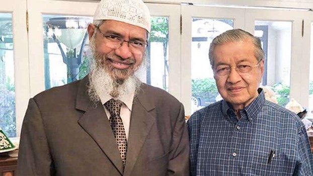 पहले मलेशियाई PM ने जाकिर नाईक को भारत भेजने से किया इनकार, फिर की जाकिर से मुलाकात