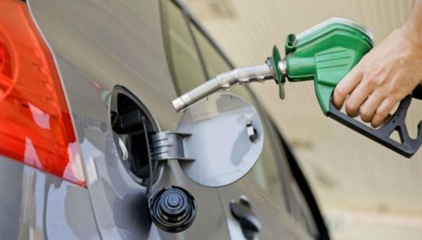 पेट्रोल-डीजल की कीमतों में हुई कटौती, जनता को मिली राहत