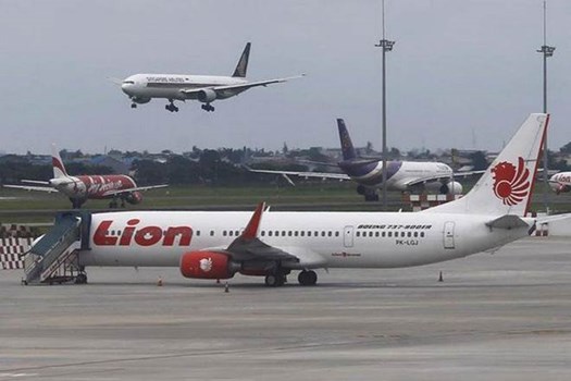  इंडोनेशिया: उड़ान भरने के 13 मिनट बाद ही समुद्र में क्रैश हुआ घरेलू यात्री विमान