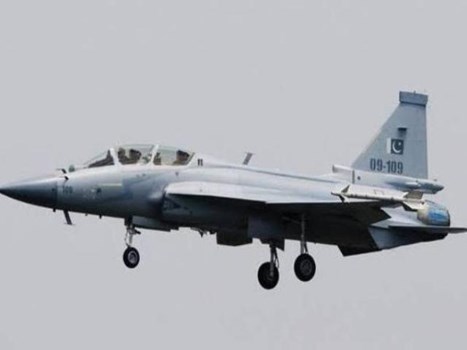 पाकिस्तान: JF-17 से 'स्मार्ट हथियार' का परीक्षण करते ही कहा- अब रात में भी दे सकते हैं जवाब 