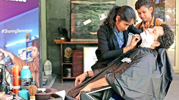सचिन तेंदुलकर ने लड़कियों से बनवाई दाढ़ी, दिलचस्प है कहानी 