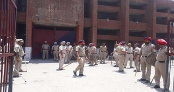 लुधियाना सेंट्रल जेल में कैदियों और पुलिस के बीच झड़प, एक की मौत