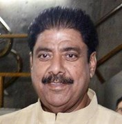 तिहाड़ जेल में अजय चौटाला के पास मिला मोबाइल फोन, फरलो पर लग सकती है रोक