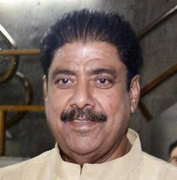 तिहाड़ जेल में अजय चौटाला के पास मिला मोबाइल फोन, फरलो पर लग सकती है रोक