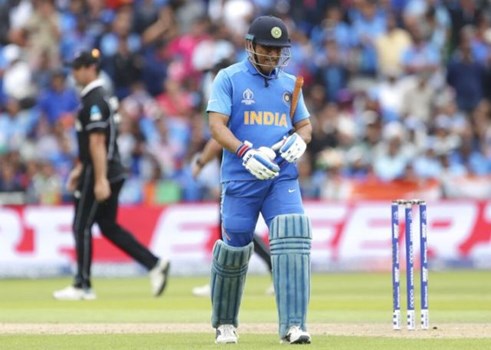 WORLD CUP 2019: रवि शास्त्री ने बताया, आखिर क्यों धोनी को बल्लेबाजी के लिए नंबर 7 पर भेजा