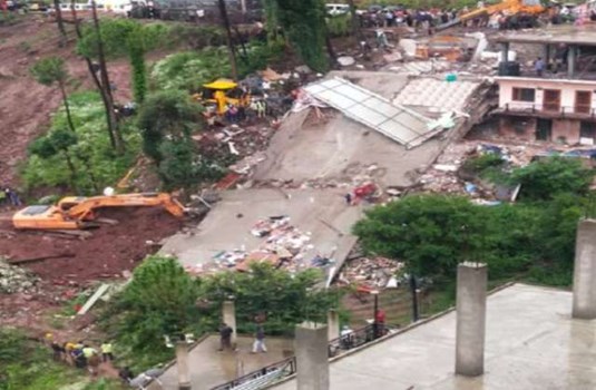 हिमाचल: सोलन में गिरी बिल्डिंग, 3 की मौत, राहत बचाव कार्य जारी