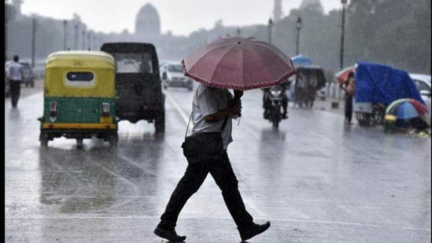 सावन के पहले दिन राजधानी दिल्ली-NCR में बारिश, तापमान में आई गिरावट