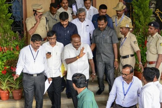 कर्नाटक सियासत: राजनीतिक उठा-पटक जारी, अब 22 जुलाई को होगा बहुमत परीक्षण