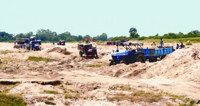अवैध रेत खनन पर सुप्रीम कोर्ट ने पंजाब समेत 5 राज्यों और CBI को जारी किया नोटिस