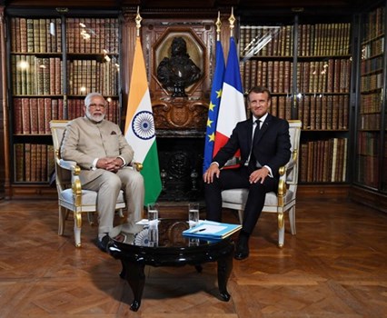 भारत को फ्रांस का साथ, राष्ट्रपति मैक्रों ने कहा आतंक से मिलकर लड़ेंगे, कश्मीर पर हो द्विपक्षीय बात