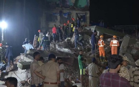 महाराष्ट्र के भिवंडी में चार मंजिला इमारत गिरी, 2 की मौत, 5 घायल
