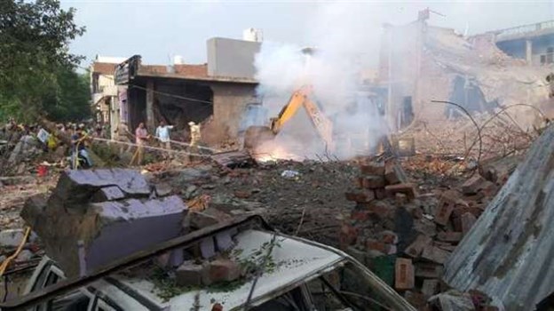 पंजाब: बटाला में पटाखा फैक्ट्री में धमाका, 23 लोगों की मौत
