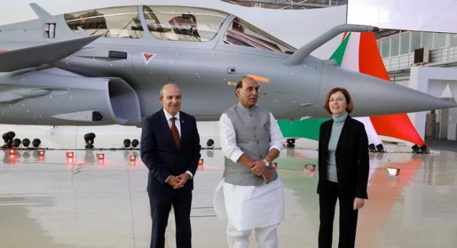 भारत को मिला पहला राफेल लड़ाकू विमान, राजनाथ सिंह ने बताया ऐतिहासिक दिन