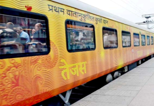 देश की पहली निजी ट्रेन तेजस लेट हुई, यात्रियों को मिलेगा मुआवजा 