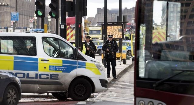 लंदन: कंटेनर में 39 लोगों के शव मिलने से सनसनी, लॉरी ड्राइवर गिरफ्तार