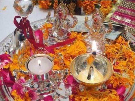 दीपावली के दिन जाने पूजा का शुभ मुहूर्त और कैसे करे पूजा