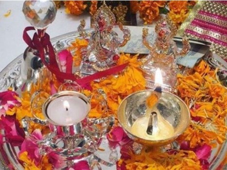 दीपावली के दिन जाने पूजा का शुभ मुहूर्त और कैसे करे पूजा