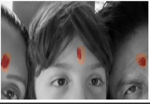 तिलक लगाने पर शाहरुख खान हुए ट्रोल, शबाना आजमी ने लगाई ट्रोलर्स की क्लास 