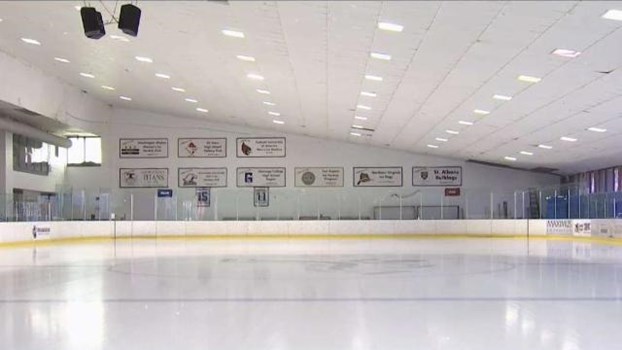 हिमाचल के कुल्लू में बनेगा देश का पहला आईस स्केटिंग हॉकी स्टेडियम