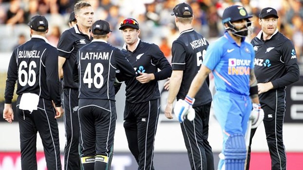 लगातार दूसरे मैच में 22 रनों से हारकर टीम इंडिया ने न्यूजीलैंड से सीरीज गंवाई