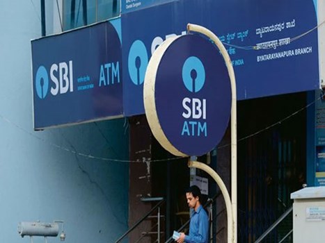 SBI ने ग्राहकों को राहत के साथ दिया झटका, लोन किया सस्ता लेकिन जमा पर ब्याज में की कटौती