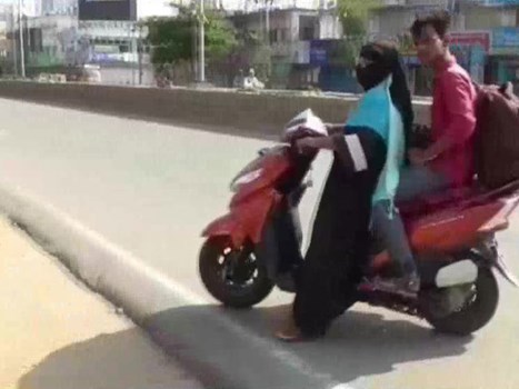 लॉकडाउन में फंस गया था बेटा, 1400 KM स्कूटी चलाकर घर वापस ले आई मां