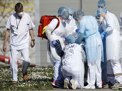 देश में कोरोना मरीजों की संख्या हुई 20000 के पार,स्वास्थ्यकर्मियों पर हमला करने पर होगी 7 साल की सजा