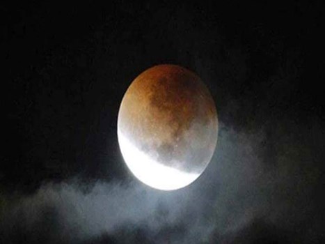 Lunar eclipse 2020: 5 जुलाई को गुरु पूर्णिमा पर लगेगा चंद्र ग्रहण, जानिए समय से लेकर पूरी जानकारी