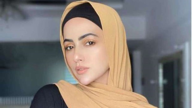 सना खान ने कहा फिल्मी दुनिया को अलविदा, इंडस्ट्री छोड़ने की बताई ये वजह