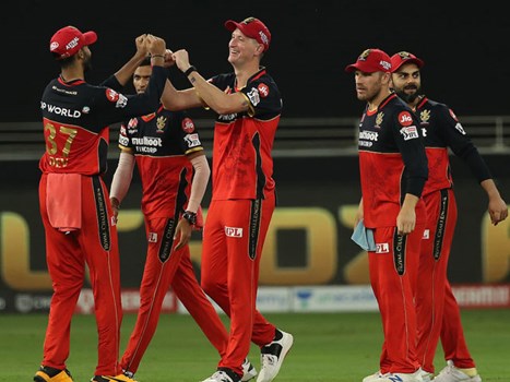 IPL 2020: रॉयल चैलेंजर्स बैंगलोर ने चेन्नई सुपर किंग्स को 37 रनों से हराया, विराट रहे जीत के हीरो