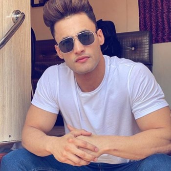 Bigg Boss 14 में एंट्री करने की तैयारी में है Asim Riaz..? वीडियो देखकर फैंस ने किया ये कमेंट