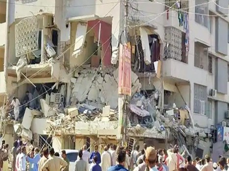 पाकिस्तान के कराची में बड़ा धमाका, 3 की मौत, कई घायल