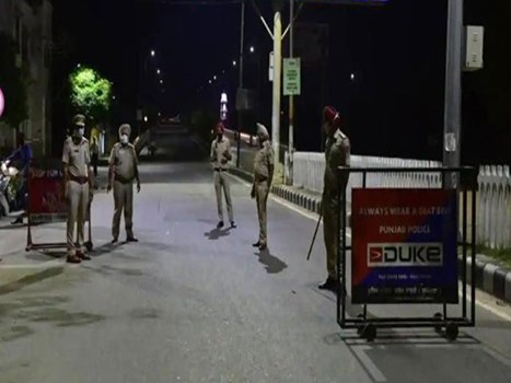 पंजाब में 1 दिसंबर से लागू होगा नाइट कर्फ्यू, सभी होटल और मैरेज हॉल रात साढ़े 9 बजे हो जाएंगे बंद