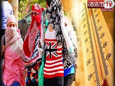 गर्मी के मौसम में लड़कियां इन चीजों को बैग में जरूर करें कैरी, रहेंगी फायदे में !