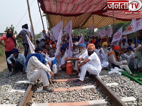 पंजाब में किसानों ने 169 दिनों के बाद रेल पटरियों पर धरना किया समाप्त