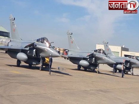 फ्रांस से 3 और राफेल बिना रुके सीधे पहुंचे भारत, जानिए अब वायुसेना के पास कितने हुए लड़ाकू विमान