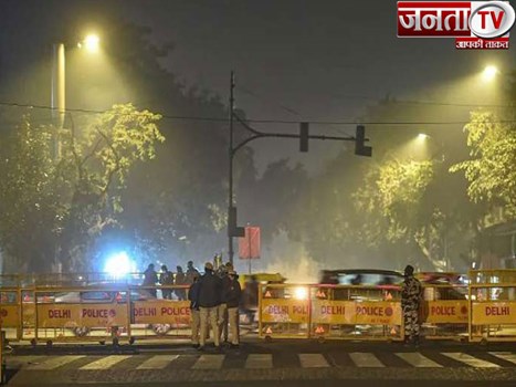 दिल्ली में 30 अप्रैल तक लगाया गया नाइट कर्फ्यू, राशन-फल-दवा दुकानदारों को लेना होगा ई-पास