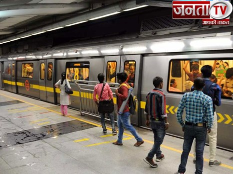 नाइट कर्फ्यू:दिल्ली मेट्रो में अब रात 10 बजे के बाद सभी लोग नहीं कर पाएंगे सफर,DMRC ने लिया ये फैसला
