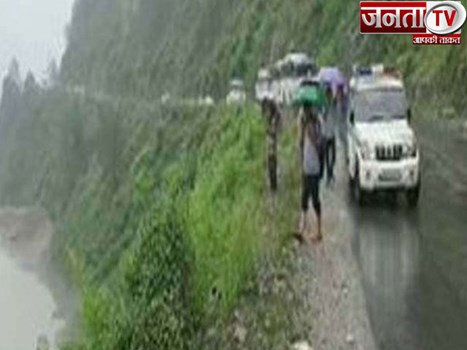 हिमाचल प्रदेश में बारिश का कहर, किसानों को भारी नुकसान, सिरमौर में फटा बादल