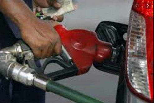 तेल की कीमत में आज फिर उछाल, पेट्रोल 23 पैसे और डीजल 25 पैसे हुआ महंगा