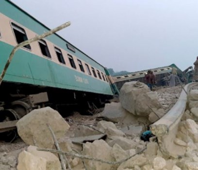 पाकिस्तान में बड़ा रेल हादसा,सिंध में आमने-सामने टकराईं दो ट्रेनें, 30 की मौत 