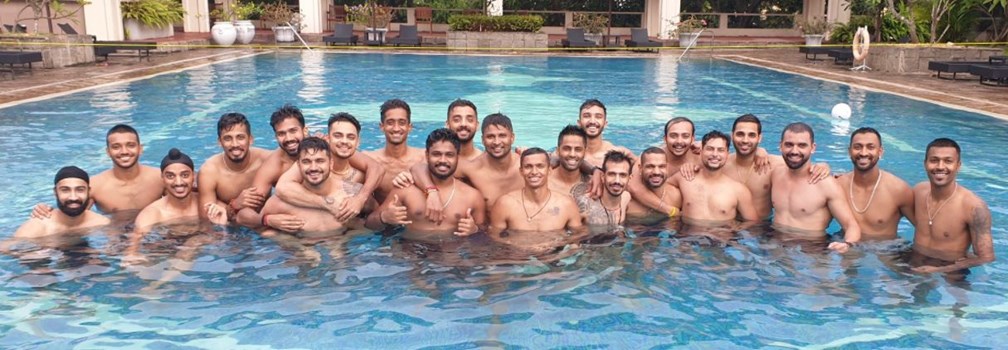 श्रीलंका के खिलाफ सीरीज से पहले स्विमिंग पूल में मस्ती करते नजर आए टीम इंडिया के धुरंधर