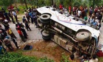 चंबा में पलटी यात्रियों से भरी बस, कई लोग हुए घायल 30 की बची जान