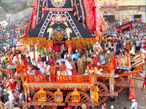 कोरोना संकट के बीच पुरी और अहमदाबाद में जगन्नाथ रथ यात्रा शुरू, मंगला आरती में शामिल हुए अमित शाह 