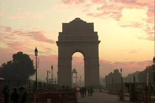 दिल्ली: अधिकतम तापमान में फिर वृद्धि, हल्की बारिश की आशंका बरकरार