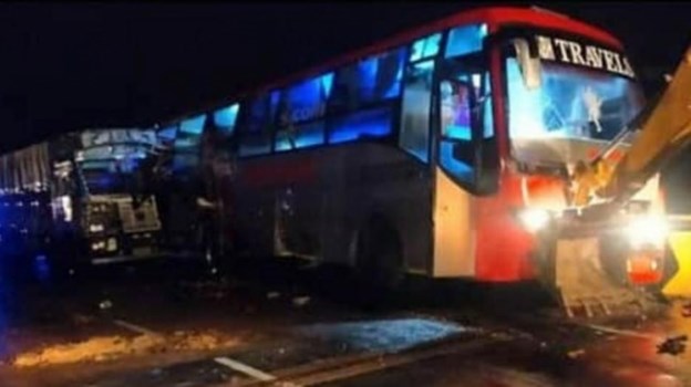 यूपी के बाराबंकी में भीषण सड़क हादसा, 18 लोगों की मौत, पीएम और सीएम ने जताया दुख