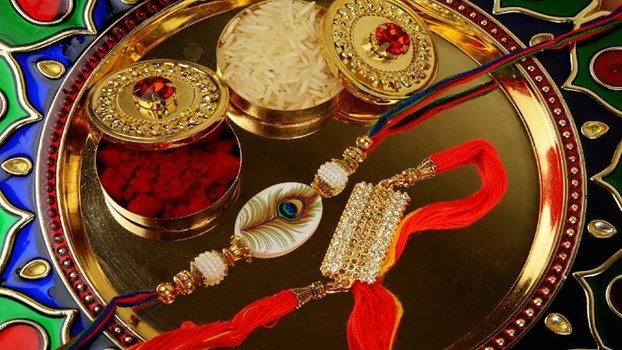 Raksha Bandhan 2021: इस बार 22 अगस्त को है रक्षाबंधन, बहनें राखी बांधते समय पढ़ें ये मंत्र 