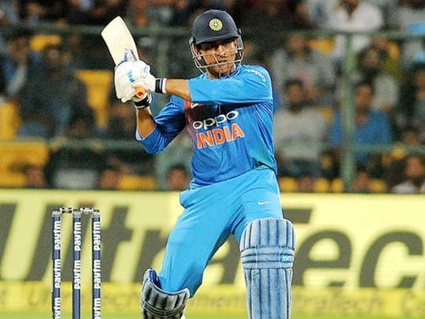 IPL 2021: MS धोनी ने प्रैक्टिस के दौरान जड़े लंबे-लंबे छक्के, देखें Video   