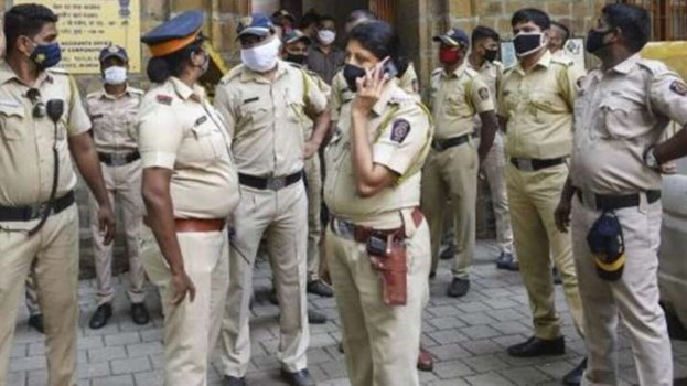 Mumbai Rape: मुंबई में युवती के साथ 'निर्भया' जैसी दरिंदगी, एक आरोपी गिरफ्तार, हालत बेहद नाजुक 